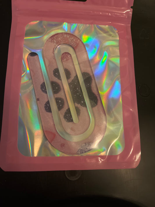 PAPERCLIP: Pink Dog Mama