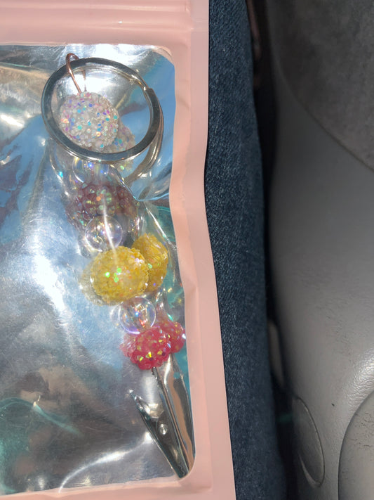 CREDIT CARD HOLDER: Mixed Size Beads