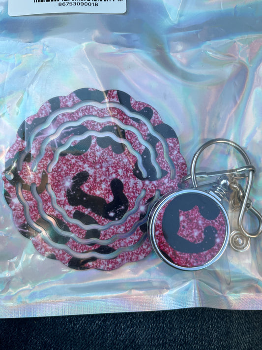 3 inch WIND SPINNER and BADGE REEL: Pink Leopard
